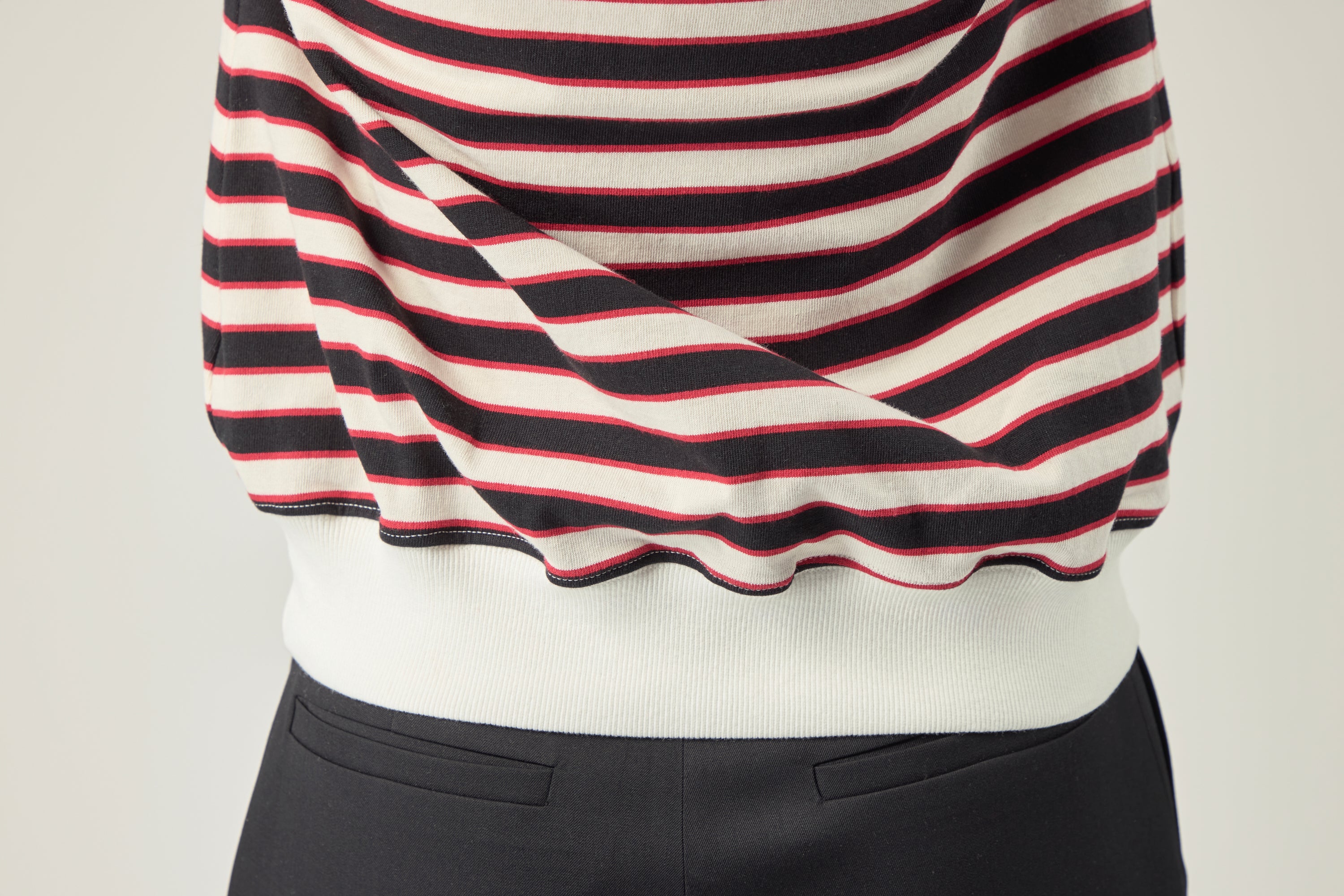 Striped Blouson Top _ Noir Red Stripe