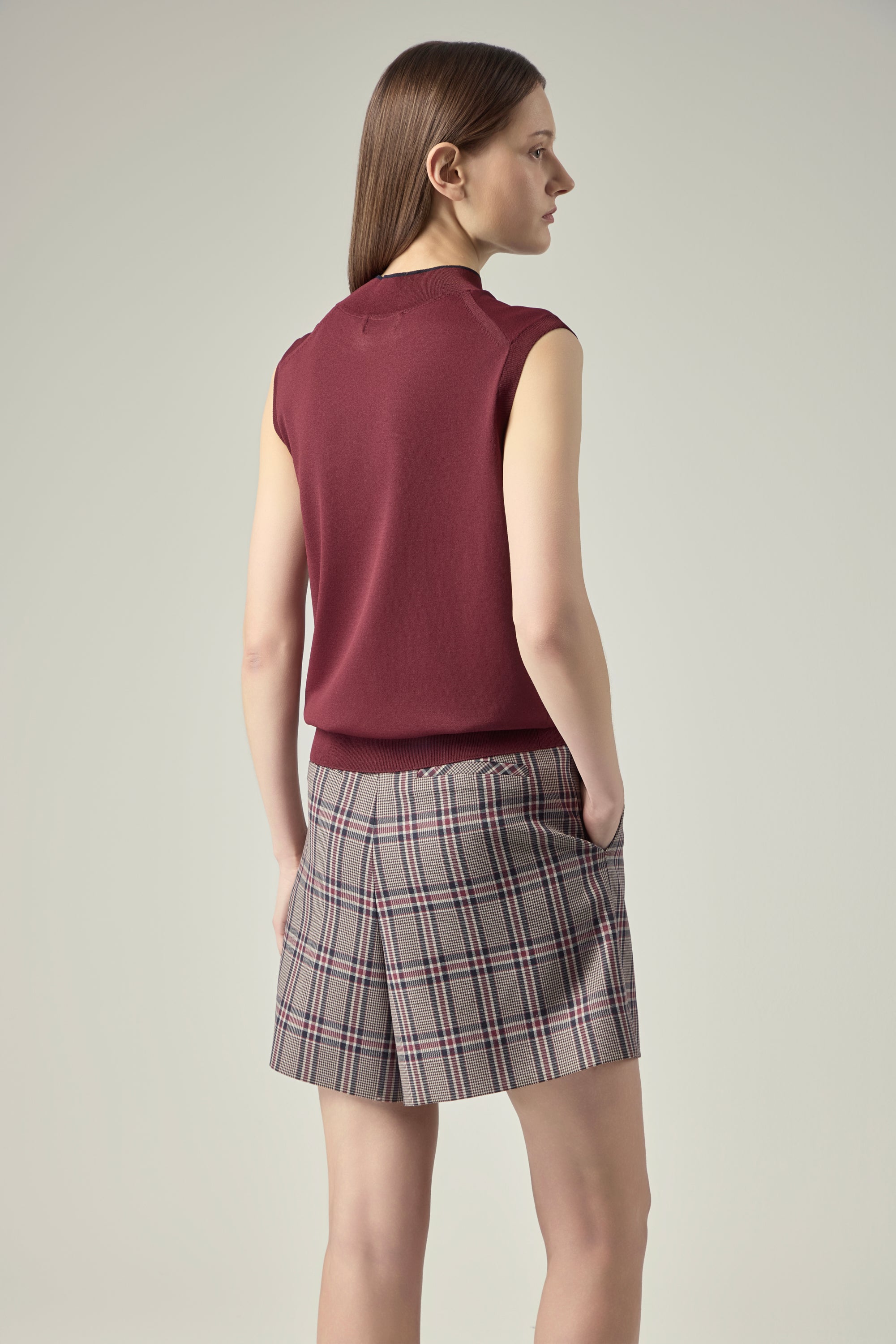 Mock-neck Vest _ Deep merlot