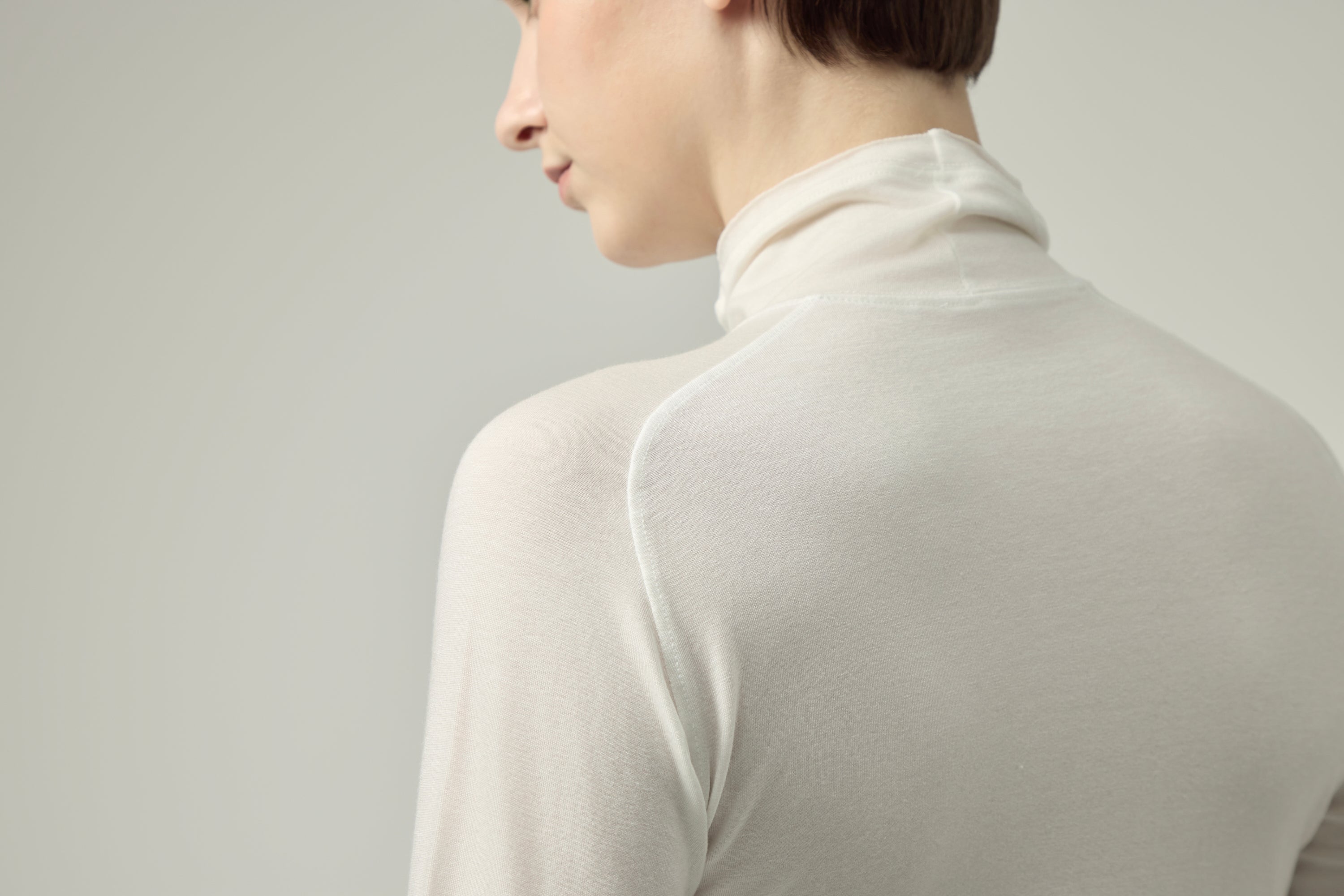 Essential High-neck _ Off white